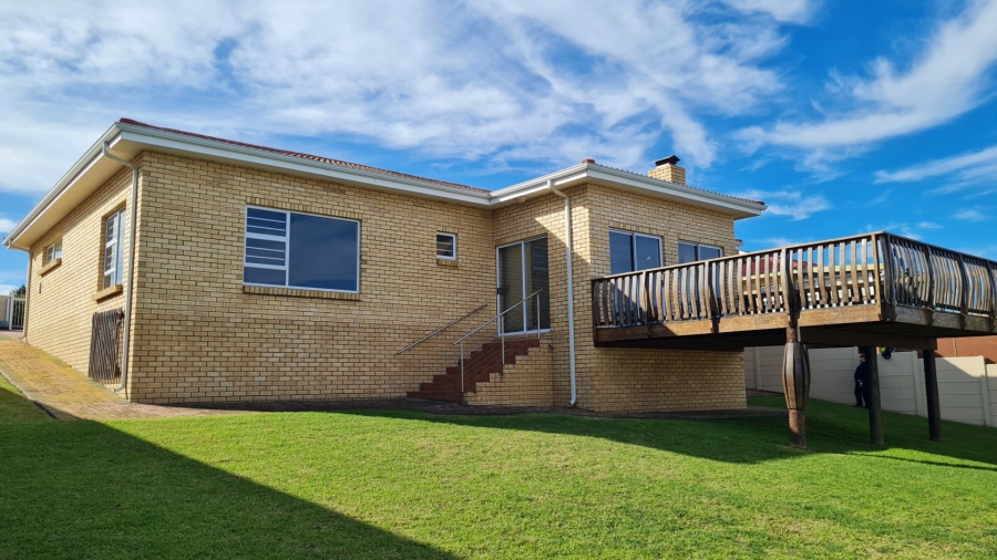 3 Bedroom Property for Sale in Dana Bay Western Cape